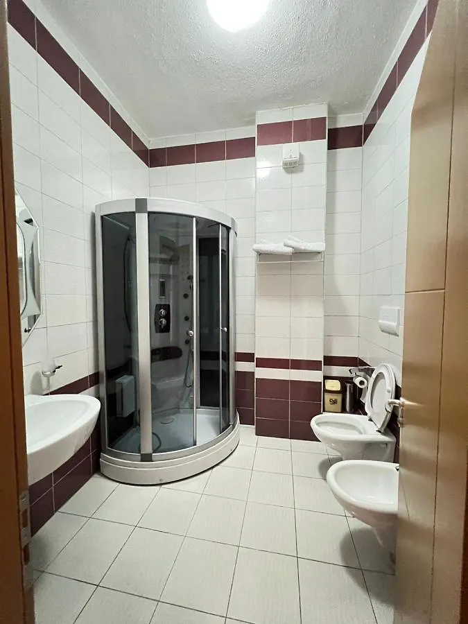 ****  Hotel Gjuta Farke e Madhe Albania